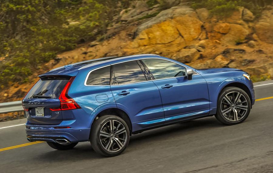  Volvo XC60 T6 R-Design 2017 года  (NA) (фото 3 из 12)